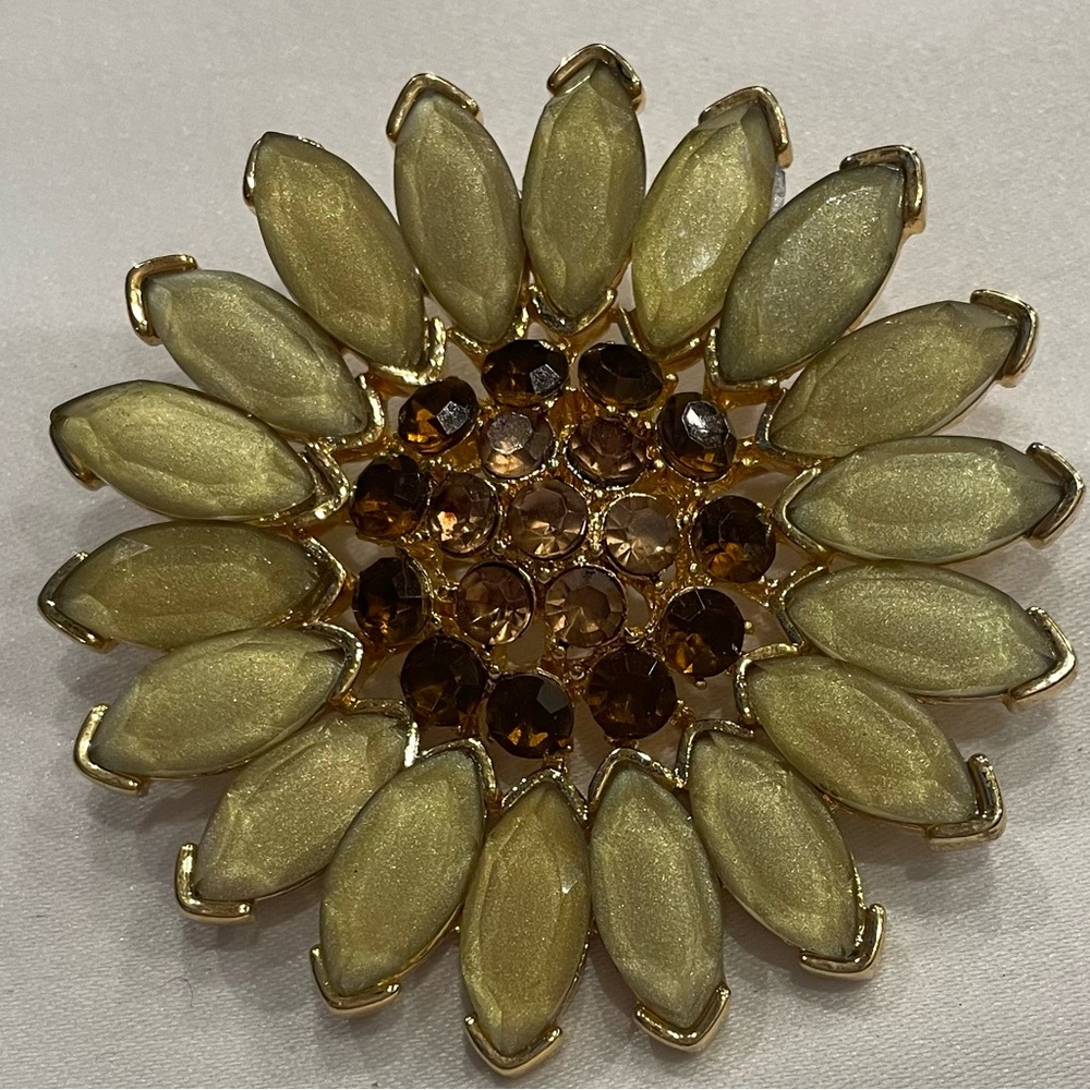 Beautiful Gold Tone, Brown and Green Floral Brooch